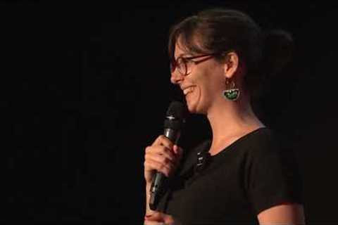 Le jeu vidéo, un allié imprévu sur le chemin de l'emploi | Lisa Ferrer | TEDxEcamRennes
