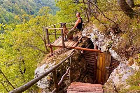 Building a Survival Shelter on Top of a Cliff, Caught in a Thunderstorm &amp; Heavy Rain, ASMR