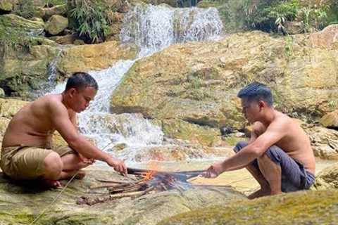 Primitive technology with survival skills: Solo 7 days in the rainforest looking for food (part 1)