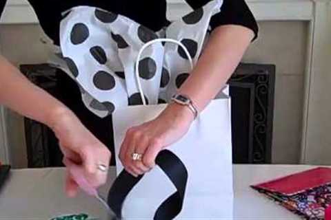 HOW TO ARRANGE A SMALL GIFT BAG