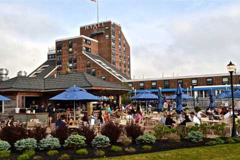 Hyatt Hotel Newport RI and Pineapples on the Bay Restaurant