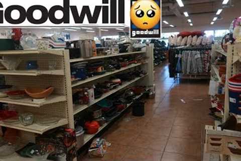 GOODWILL SHOPPING!!! LET'S SEE WHAT THIS STORE IS LIKE