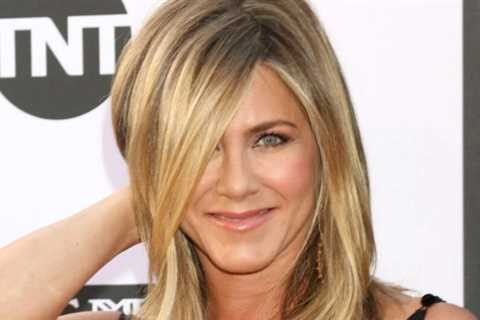 Jennifer Aniston’s Stylist Swears This Brush ‘Always Delivers’ For Her Signature Blowout