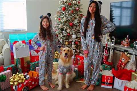 CHRISTMAS MORNING OPENING PRESENTS 2021