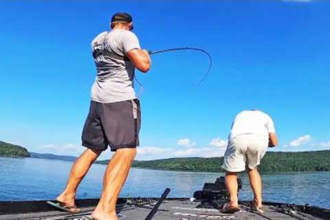 Fishing A Summer Bass Tournament On LAKE GUNTERSVILLE! (Deep Crank &amp; Big Worm)