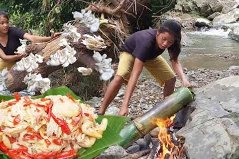 Yummy cook mushroom plant - Mushroom spice grilled in bamboo tree - Survival in forest