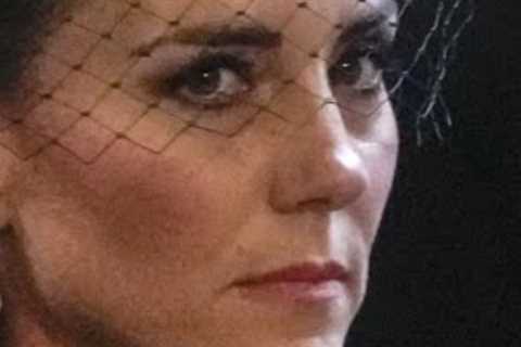 Kate and The Queen Procession Have Everyone Speak The Same Things