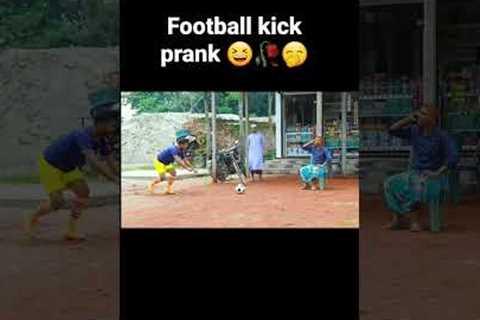 Viral fake football kick prank 2022!!Football scary Prank gone wrong reaction!!Sutton prank TV