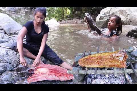 Adventure in forest How to Find Food , Cooking and Eating Food in forest | Primitive Survival Skills