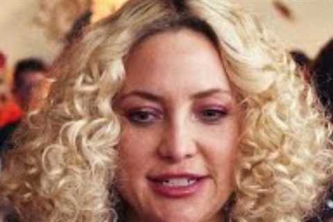 GLASS ONION Puzzle Box” (2022) Kate Hudson and Dave Bautista. Daniel Craig