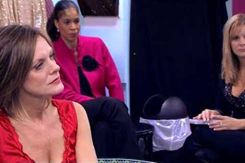 Dance Moms-JILL BUYS ABBY A BENCH AND THE MOMS ARE NOT HAPPY(S2E7 Flashback)