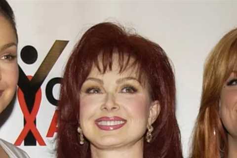 Wynonna Judd 'Angy' Over Mother Naomi's Suicide, Talks Relationship with Ashley Judd