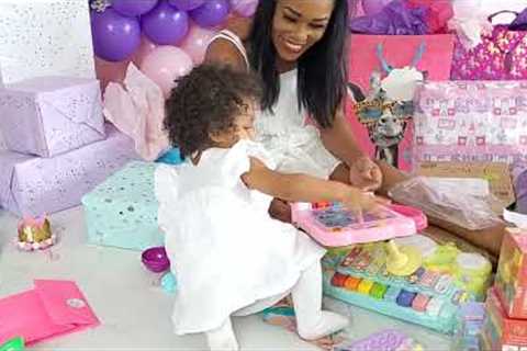 MY ONE-YEAR-OLD DAUGHTER UNBOXING HER BIRTHDAY GIFTS