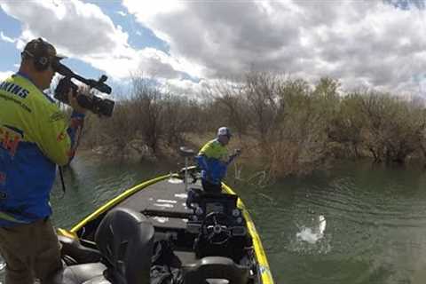 Fishing with Johnny Johnson - Chigger Craw At Lake Pleasant For Pre-Spawn Bass