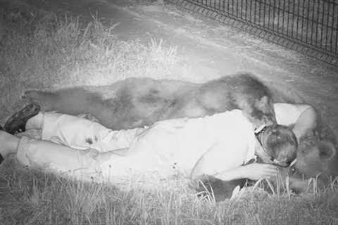 The camera recorded what this girl does at night with her Brother