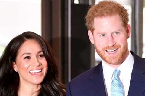 Photographer Shares Sweet Moment Of Meghan Markle And Prince Harry Holding Hands Backstage