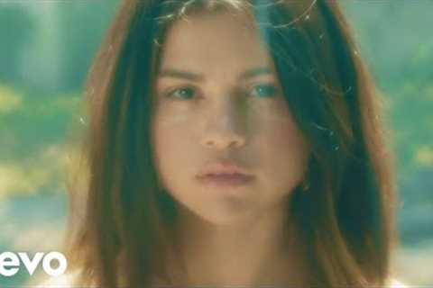 Selena Gomez - Fetish ft. Gucci Mane (Official Music Video)