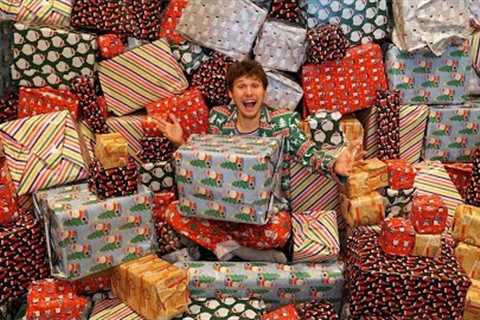 Opening 100 Mystery Christmas Presents! $10,000 is hidden in 1