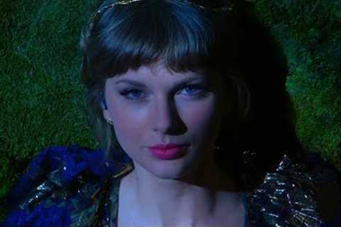 Taylor Swift - cardigan / august / willow (Grammys)