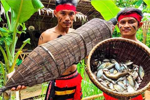 Traditional Fishing and Cooking Recipe | Catch a lot of fish at rice field by traditional fish trap