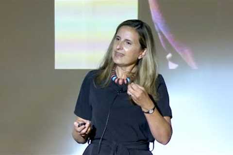“¿Cómo derribar los estereotipos de género?” | Paula Escobar | TEDxUAIViña