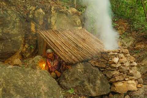 One Night Bushcraft Shelter Around Mountain Stone Camping, Fireplace