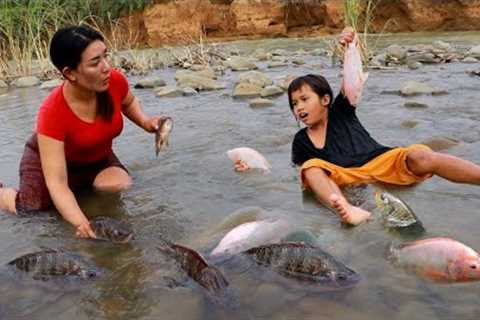 Catch many fish with girl in river- Roast fish with chili sauce eating delicious