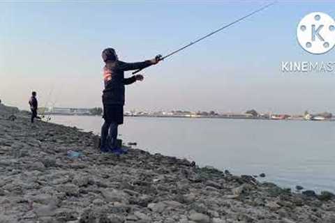 Fishing day guys for relaxing mga ka fishing#fishing #abudhabi