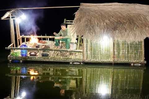 Floating house on the lake, overnight fishing with the dog Lulu ,wild alone,survival instinct |Ep 84