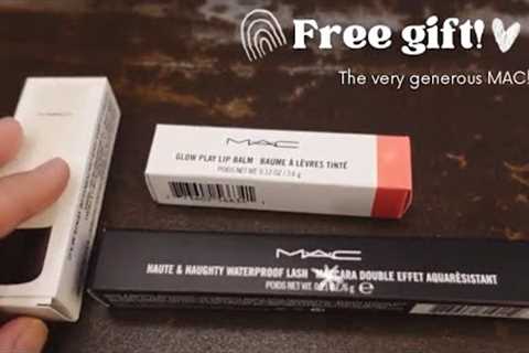 How to get FREE M.A.C Birthday Gifts 2022/Unboxing M.A.C USA