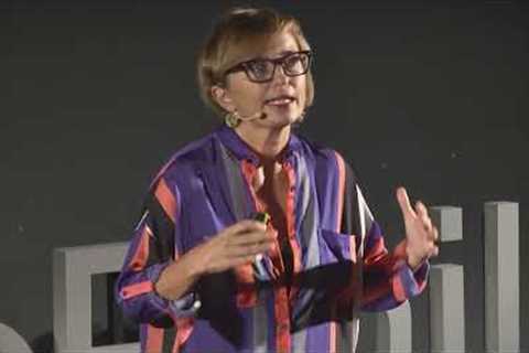 Anticorpi contro l'infodemia | Anna Maria Lorusso | TEDxReggioEmilia