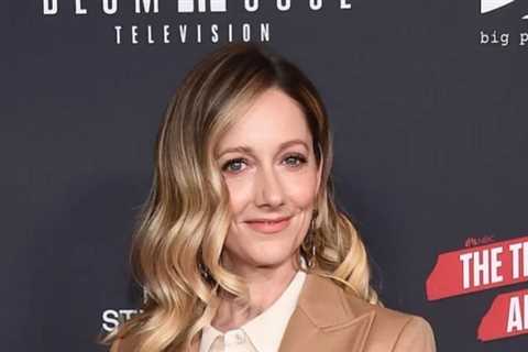 Judy Greer Got Better Advice From Her Costume Designer Than Her Doctors About Menopause, So She..