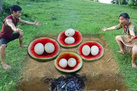 Primitive technology : Primitive skills survival , cook eggs with watermelon to survival