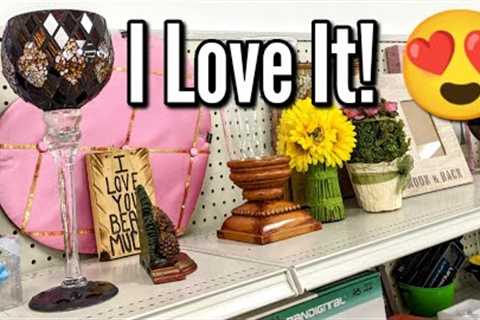I'm Not Leaving that Behind!-Goodwill Thrift Shop with Me + My Haul &amp; Styling It-Thrifting in..