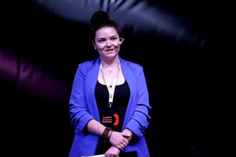 Önszeretet zenével | Orsolya Ferenczy | TEDxUdvarhely