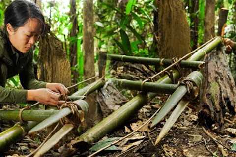 Full-video: Wildlife Tracking, Crafting a Large Bushcraft Trap/ Survival skills of a Female Warrior