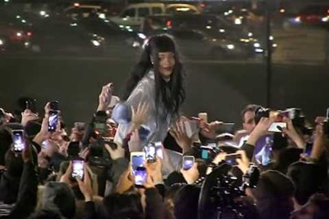 Sexy Rihanna giving fans the Time of their Life during video shoot !