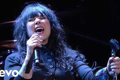 Heart, The Royal Philharmonic Orchestra - Alone (Live)