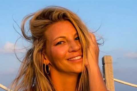 The Inspiring Story Behind The Sports Illustrated Swimsuit Model Who Bared Her Mastectomy Scar To..
