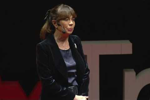 Ogni vita può essere una storia a lieto fine! | Elisabetta Dami | TEDxTreviso