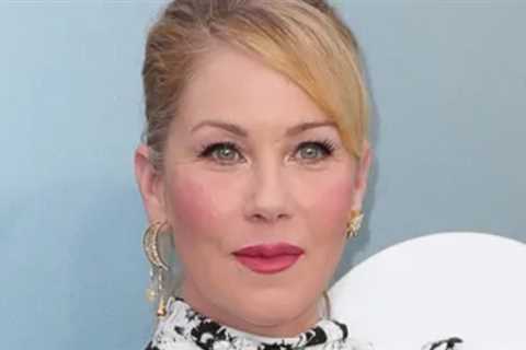 Christina Applegate Shares 'Fancy' Cane Options Ahead of First Event Since MS Diagnosis