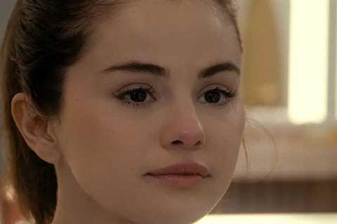 Selena Gomez Was Hearing Voices Before Psychotic Break, Bipolar Diagnosis