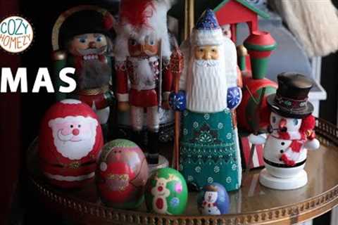 Christmas Tiered Tray Decor with Christmas Nutcrackers – Vintage Tiered Tray Decorating Ideas