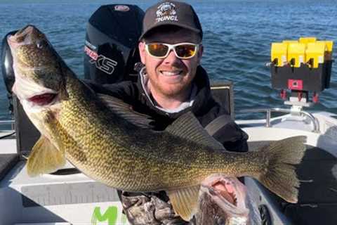 How To Fish For Walleye In Saginaw Bay On Lake Huron! Mike Martin Outdoors + Bandit Lures + Runcl!