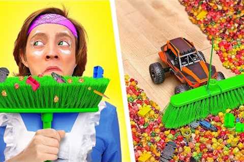 GENIUS CLEANING HACKS and GADGETS FOR LAZY PEOPLE *Clean up this mess🤢*