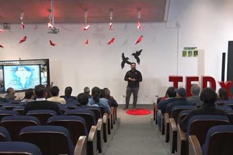 Sacandole el Jugo a la Arena  | Patricio Arias Acosta | TEDxUTarapacá