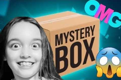 OMG!! Unboxing an Amazon Mystery Package! Was It a FAIL?? SUBSCRIBER GIVEAWAY 🤯