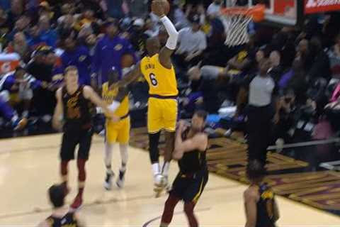 LeBron James shocks the world with insane poster dunk on Kevin Love 😱