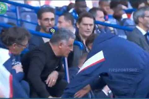 Neymar and Messi asking Galtier before heading into the locker room!