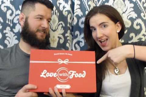 NEW SNACK BOX SUBSCRIPTION! Love With Food | First Impression Unboxing - Feb 2017